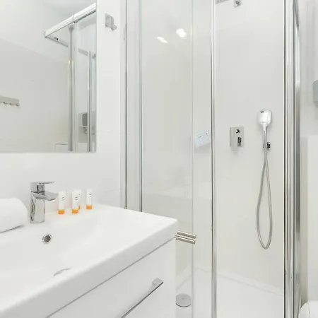 Charming Swietojanska In By Renters Appartement
