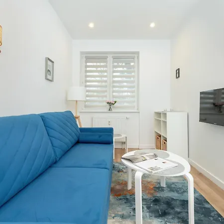 Charming Swietojanska In By Renters * Gdynia