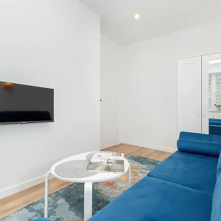 Charming Swietojanska In By Renters Appartement