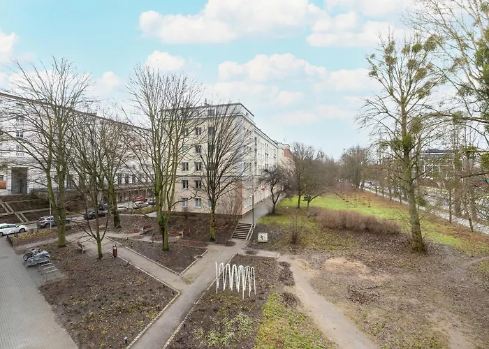 Apartamento Charming Swietojanska In By Renters *