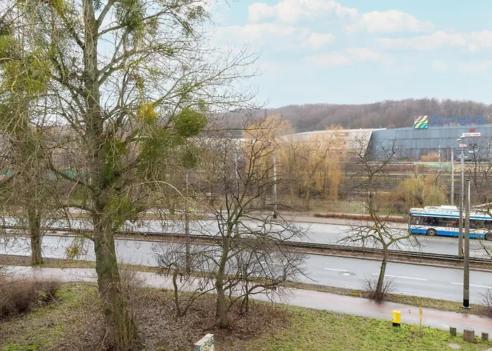 Apartamento Charming Swietojanska In By Renters